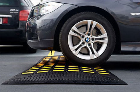 Speed Hump Sign